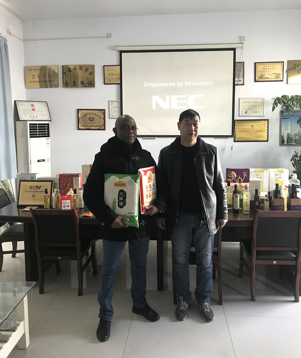 南非客商订购牛油设备