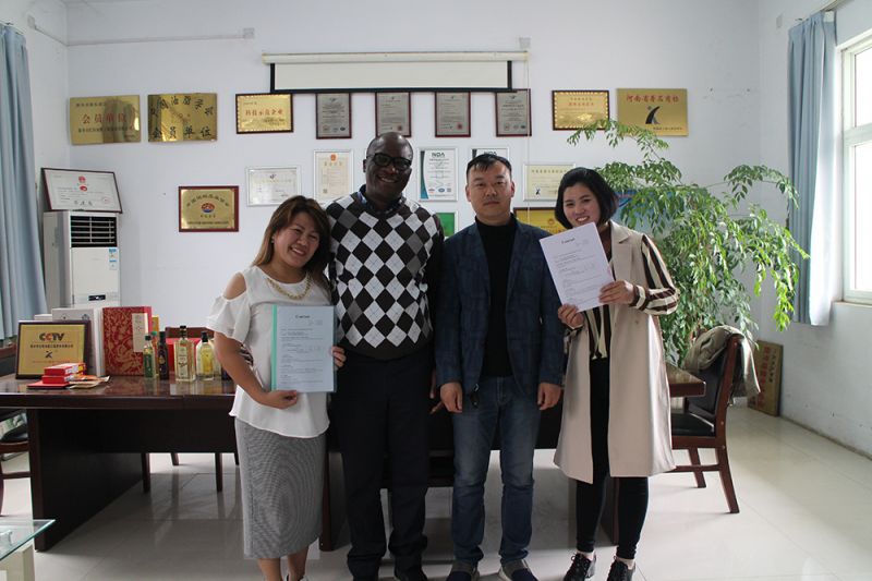 2018年4月5日印度尼西亚客商成功订购棕榈油精炼设备